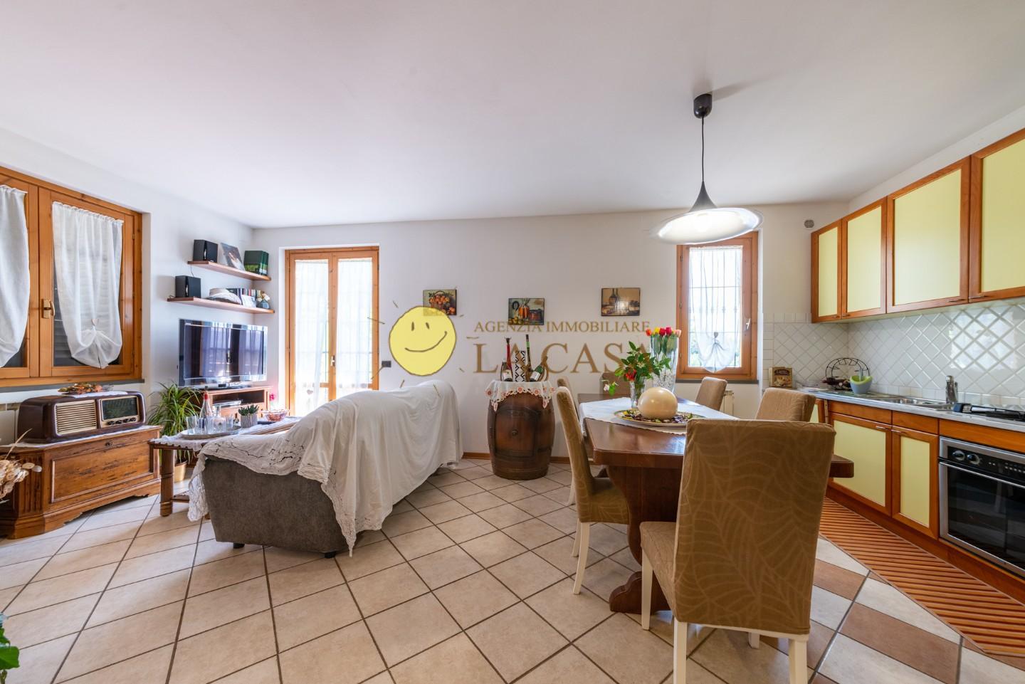 Villa Bifamiliare con giardino, Reggello cancelli