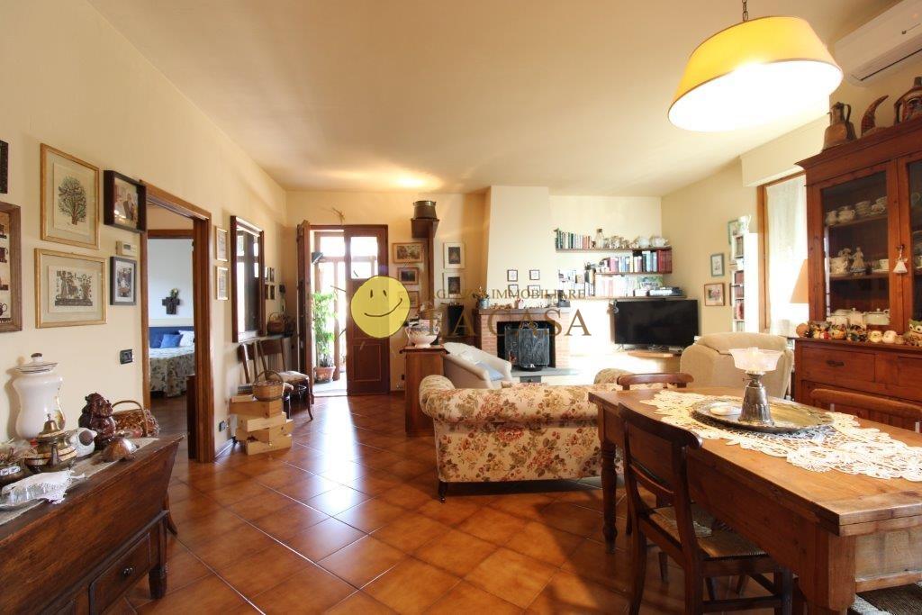 Appartamento con giardino, Reggello montanino