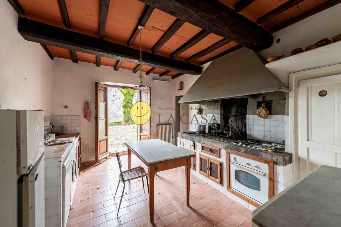 Stabile/Palazzo con giardino, Reggello centro