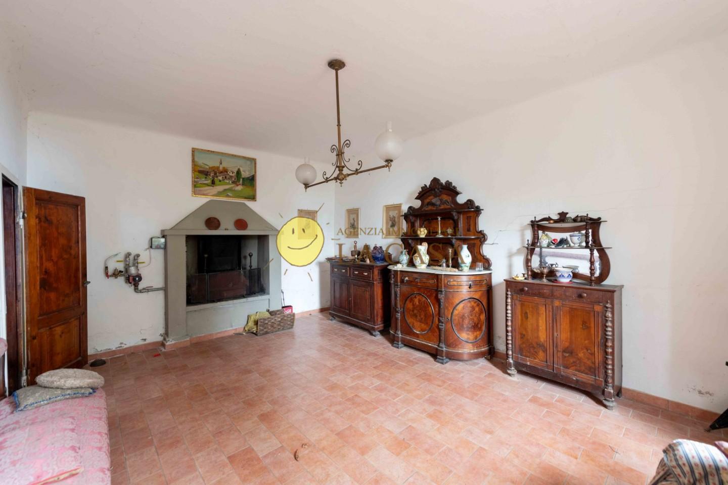 Stabile/Palazzo con giardino, Reggello centro