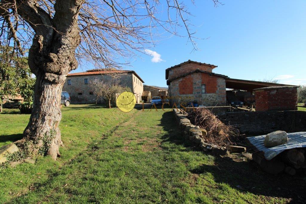 Rustico con giardino, Reggello cancelli
