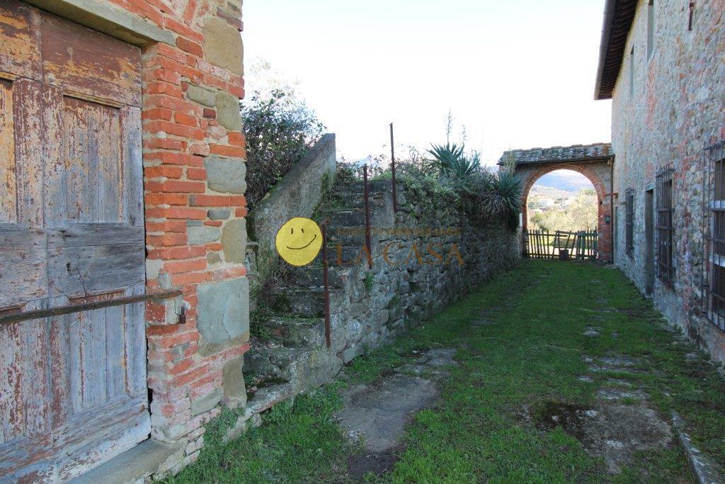 Rustico con giardino, Reggello cancelli