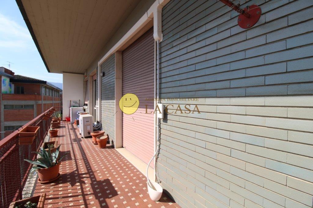 Trilocale con terrazzo, Reggello cetina