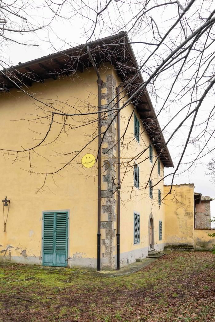 Stabile/Palazzo con giardino, Reggello centro