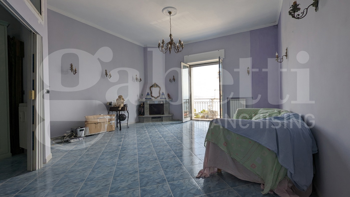 Trilocale ristrutturato a Bacoli