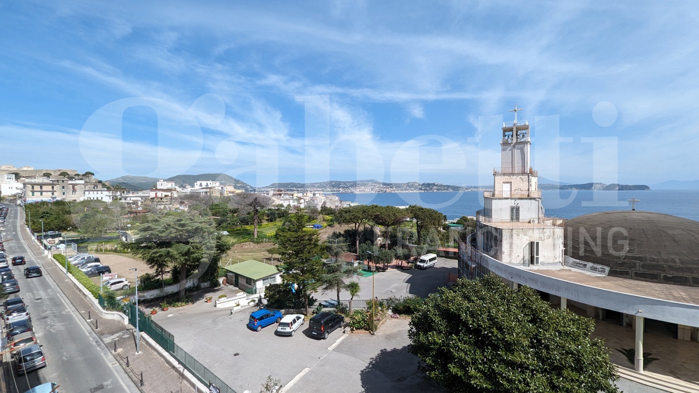 Trilocale ristrutturato a Bacoli