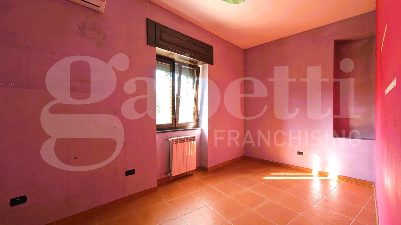 Quadrilocale con giardino a Bacoli