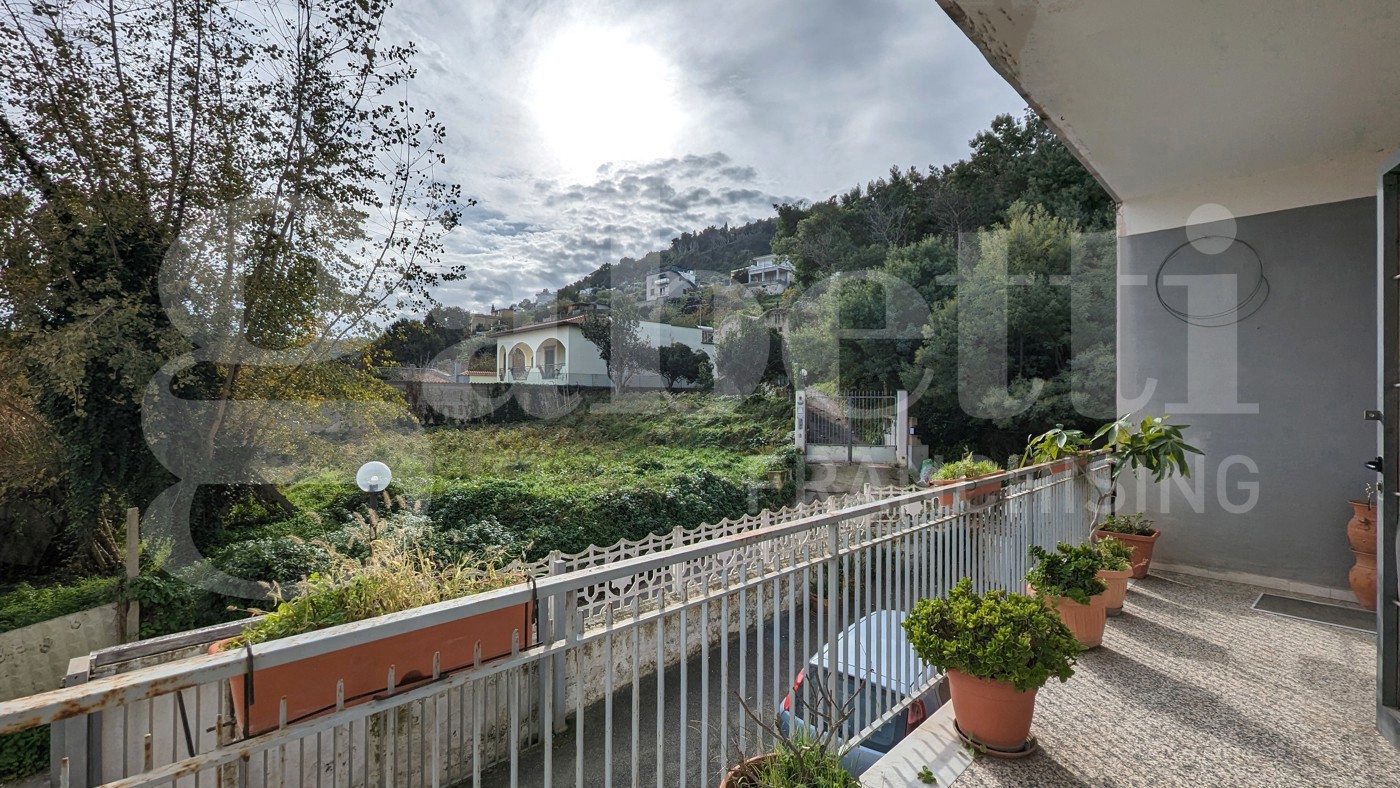Quadrilocale con giardino a Bacoli