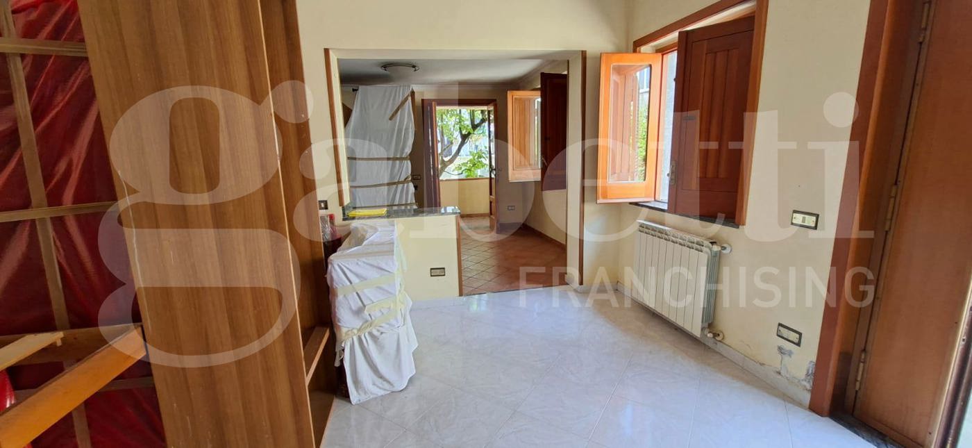 Quadrilocale con giardino a Monte di Procida