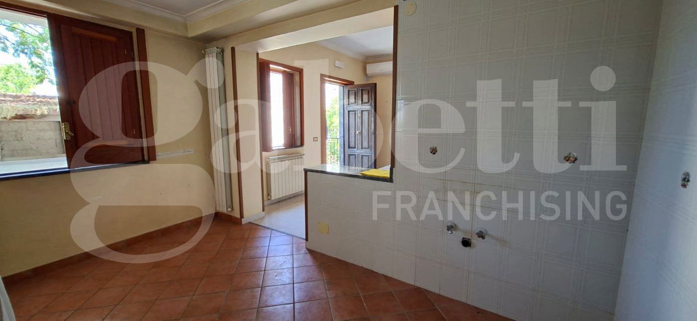 Quadrilocale con giardino a Monte di Procida