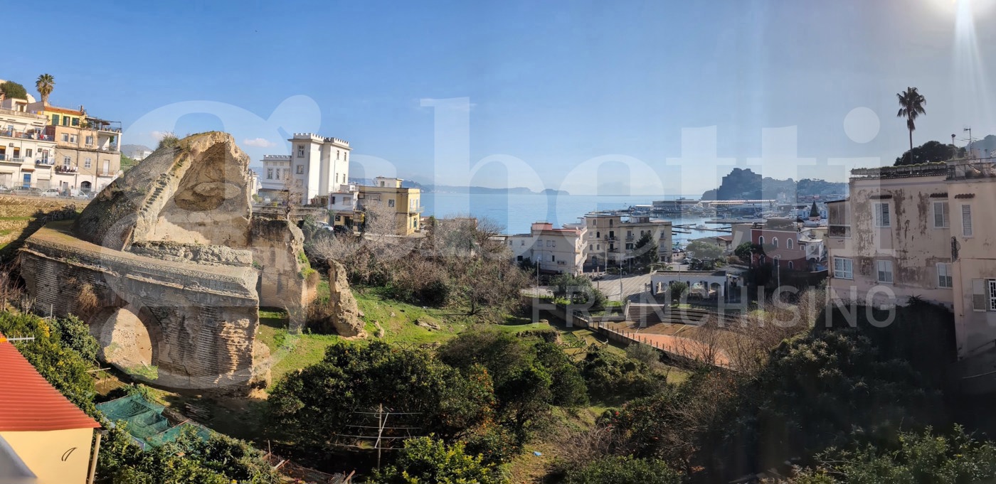Casa indipendente da ristrutturare a Bacoli