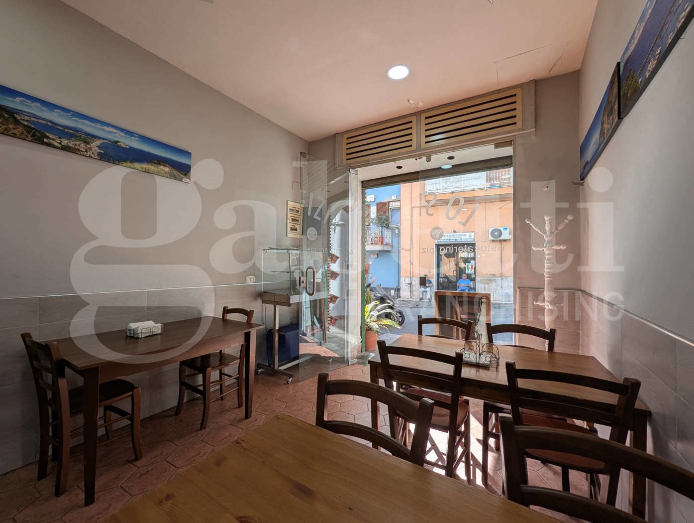 Negozio in vendita a Monte di Procida