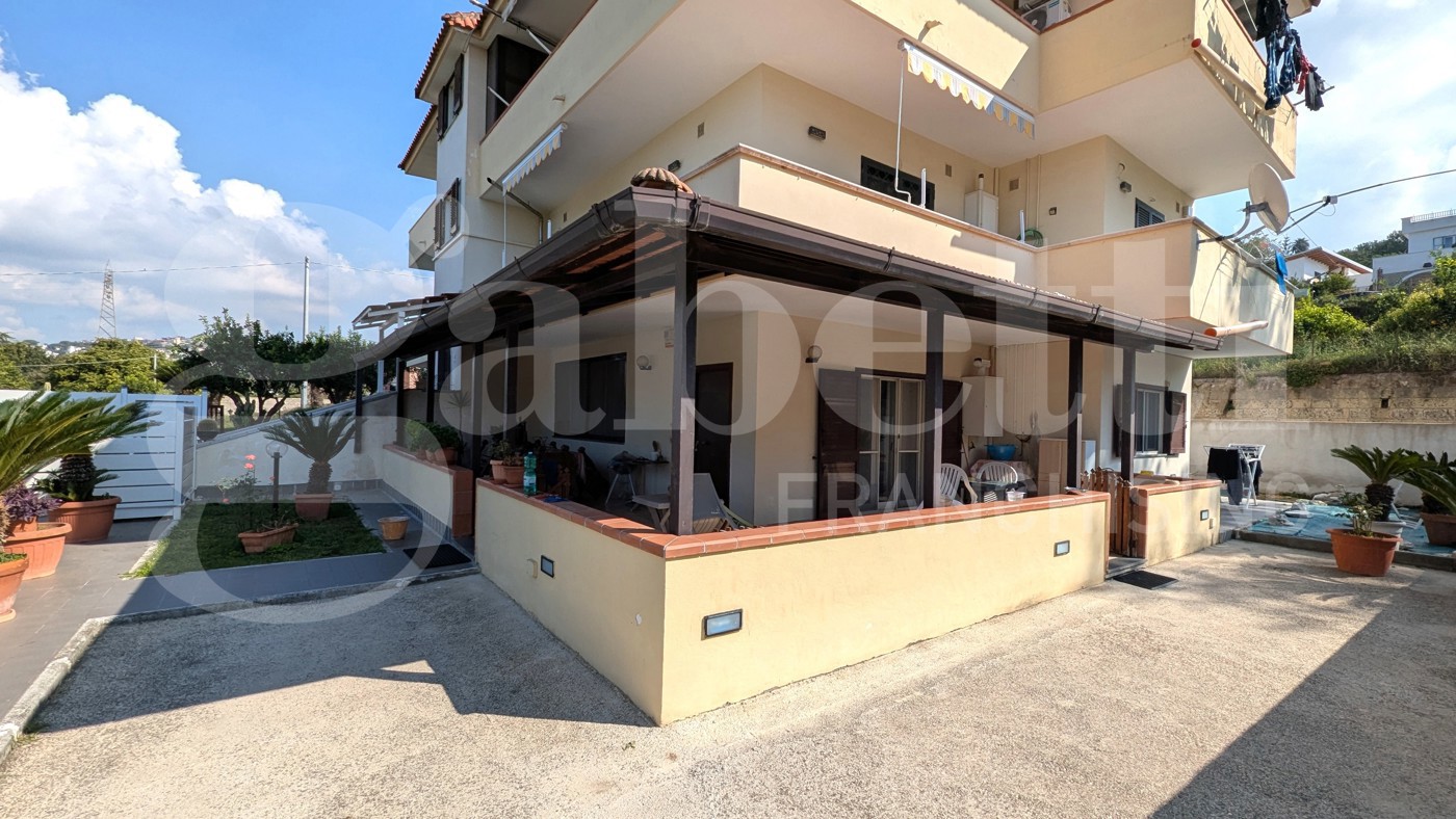 Casa indipendente con giardino a Pozzuoli