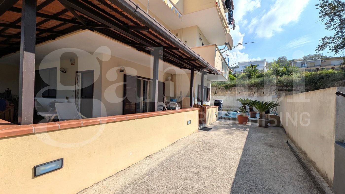 Casa indipendente con giardino a Pozzuoli