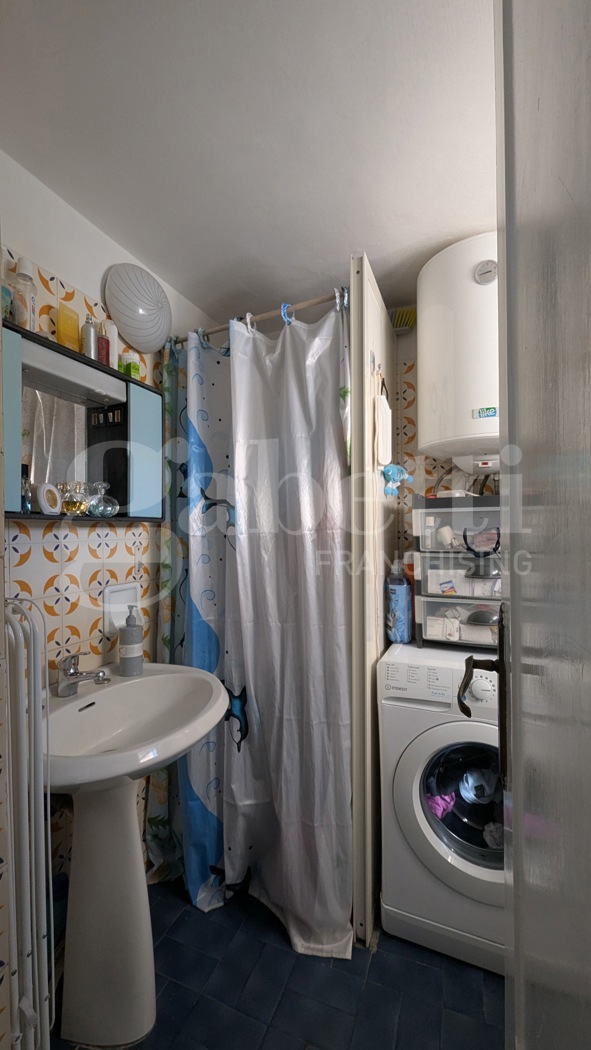 Casa indipendente con box a Monte di Procida