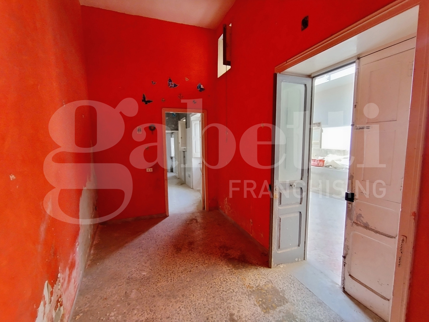 Bilocale da ristrutturare a Monte di Procida