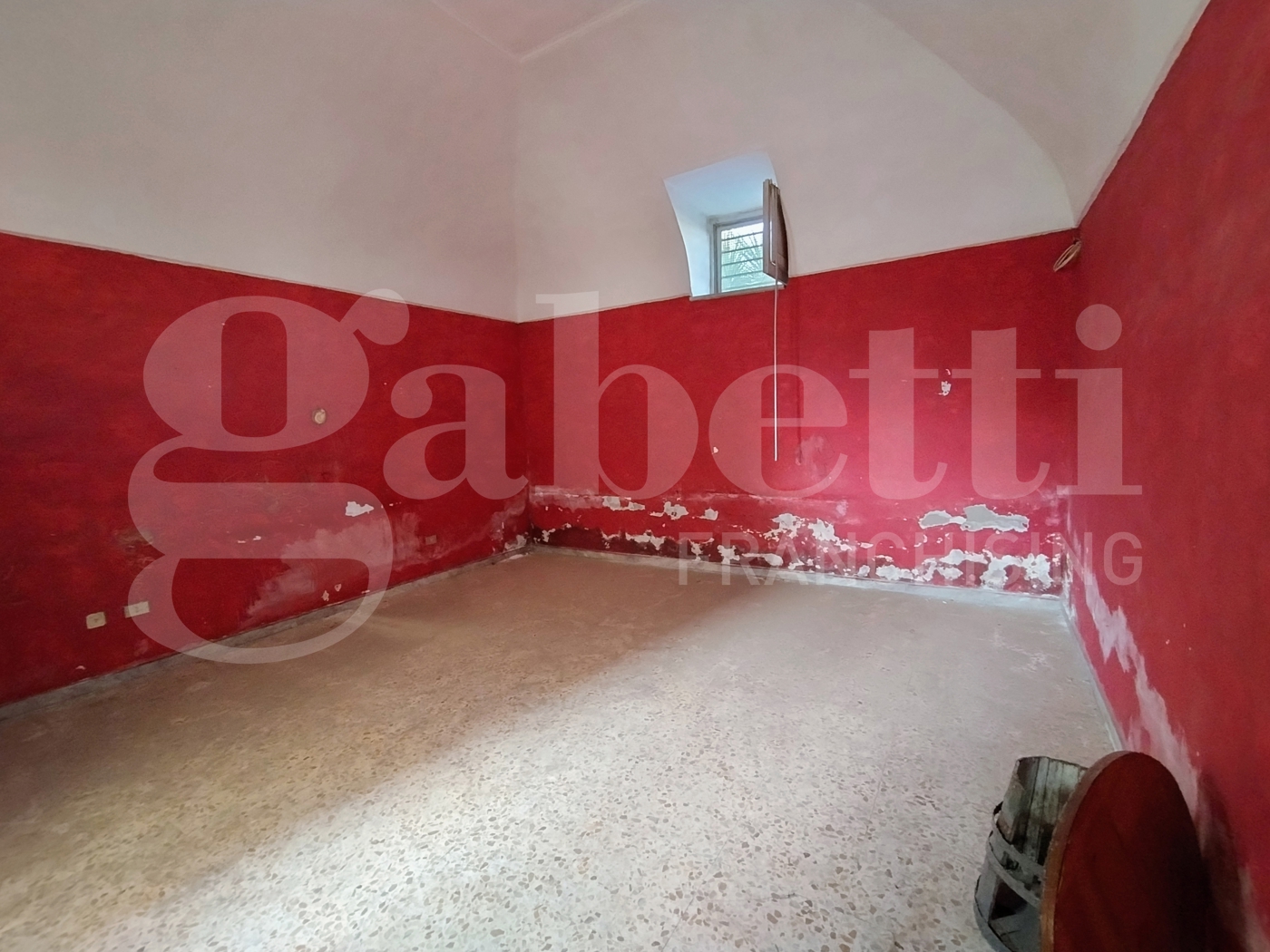 Bilocale da ristrutturare a Monte di Procida