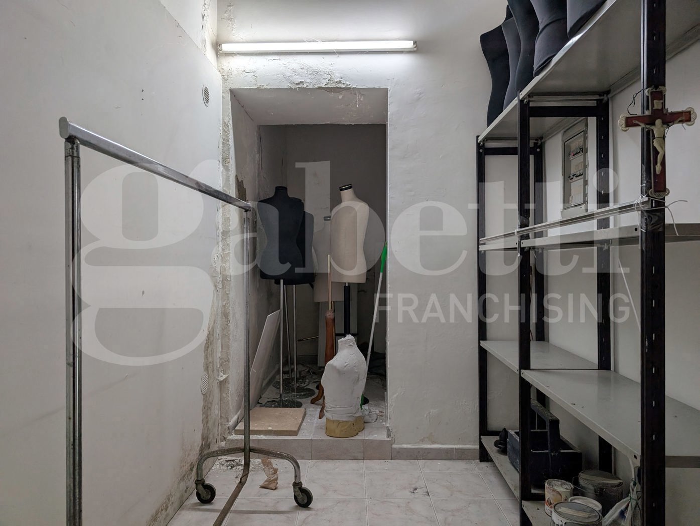 Negozio in affitto a Bacoli