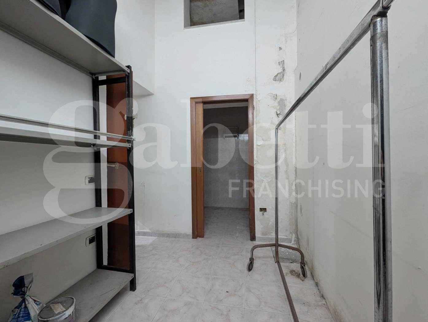 Negozio in affitto a Bacoli