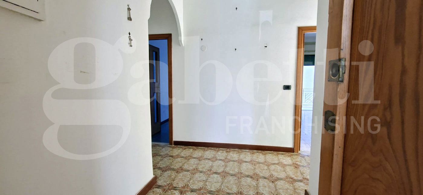 Quadrilocale da ristrutturare a Pozzuoli