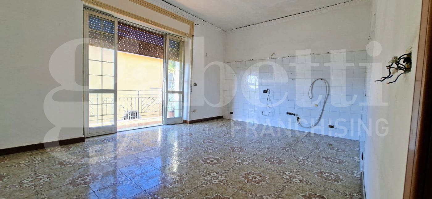 Quadrilocale da ristrutturare a Pozzuoli