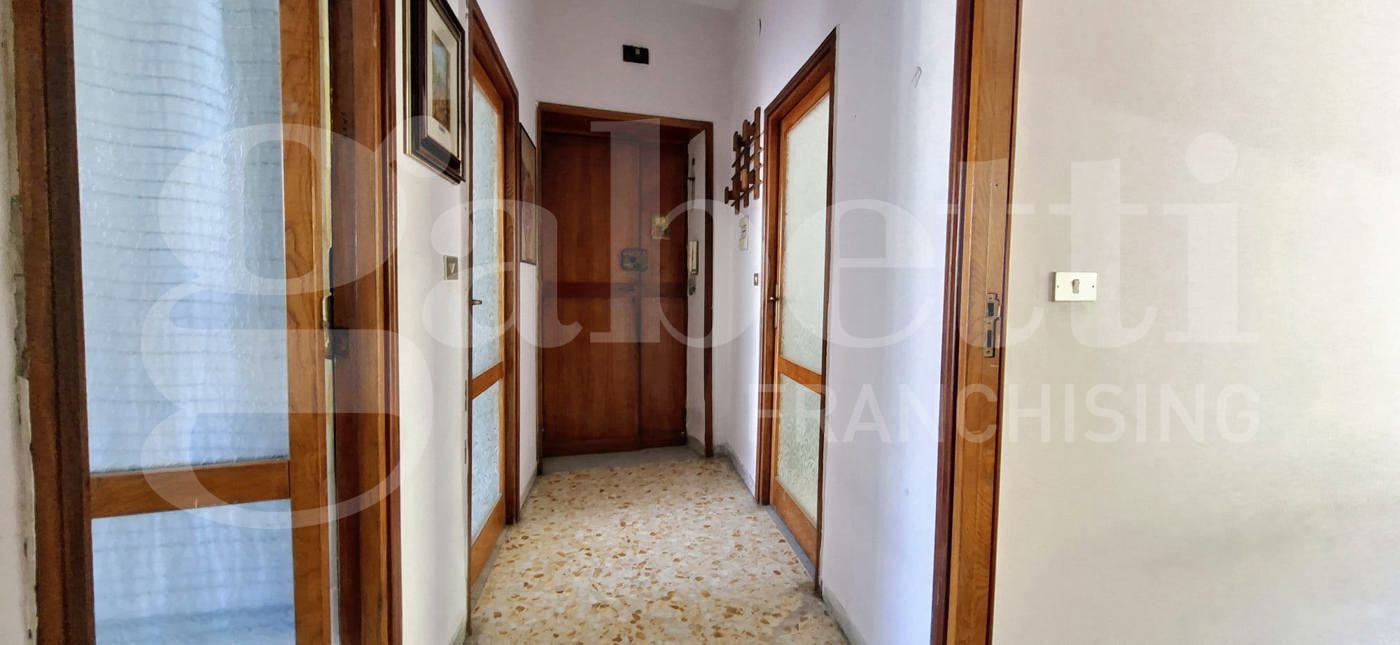 Trilocale da ristrutturare a Bacoli