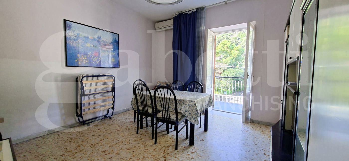 Trilocale da ristrutturare a Bacoli