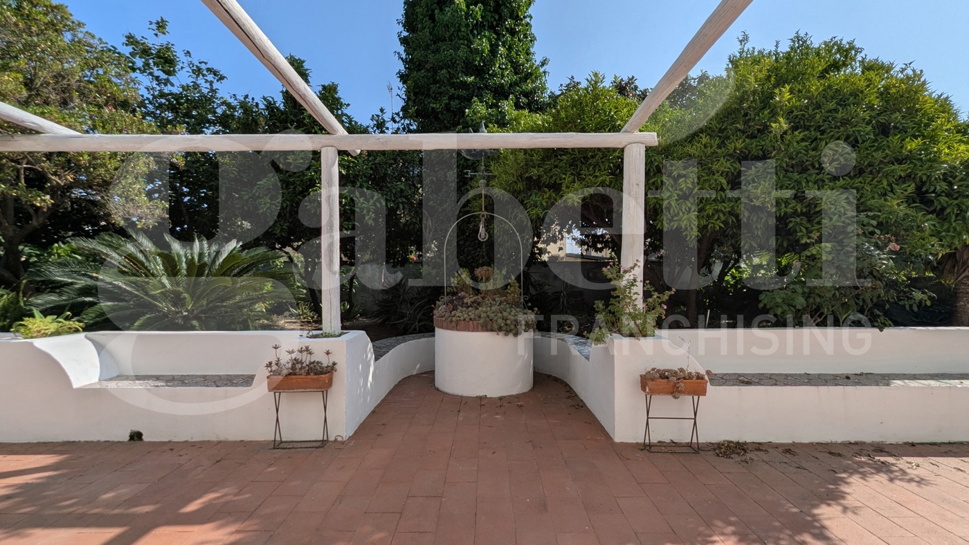 Casa indipendente con giardino a Bacoli