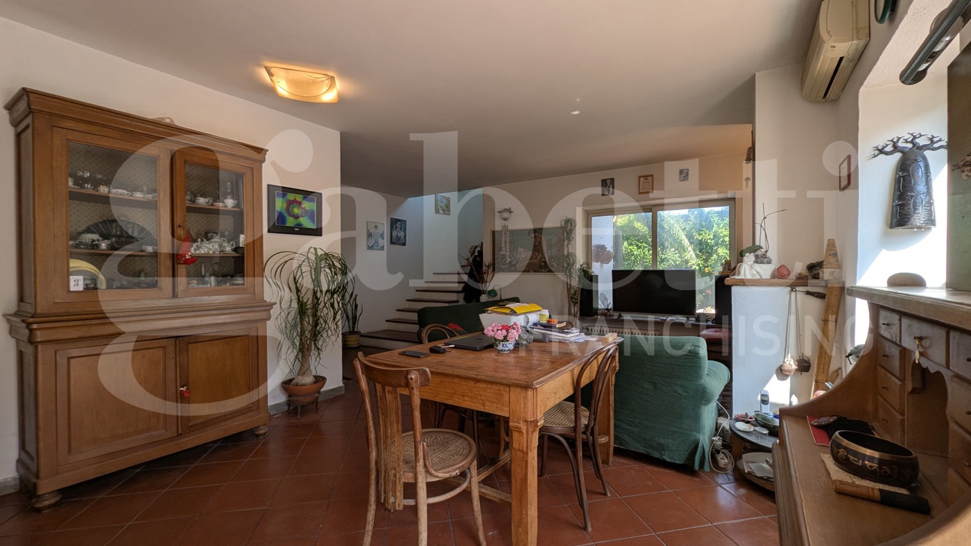 Casa indipendente con giardino a Bacoli