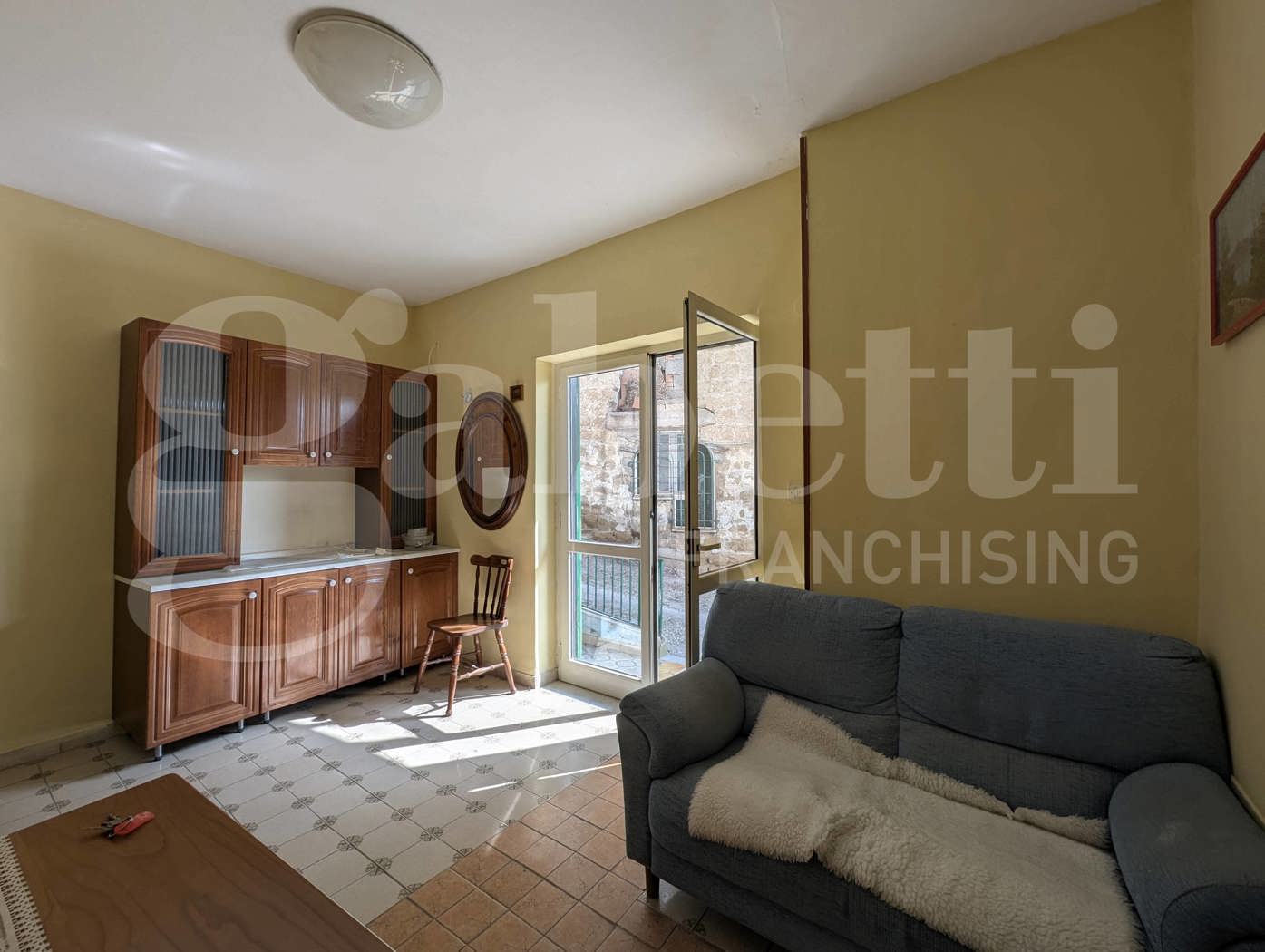 Trilocale da ristrutturare a Bacoli