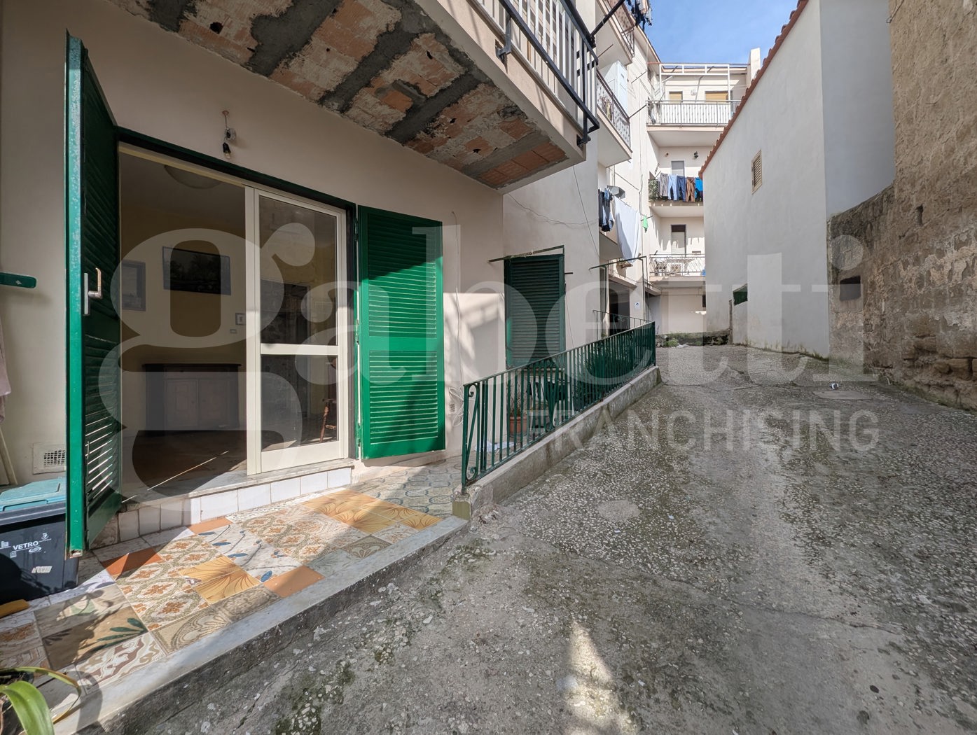 Trilocale da ristrutturare a Bacoli