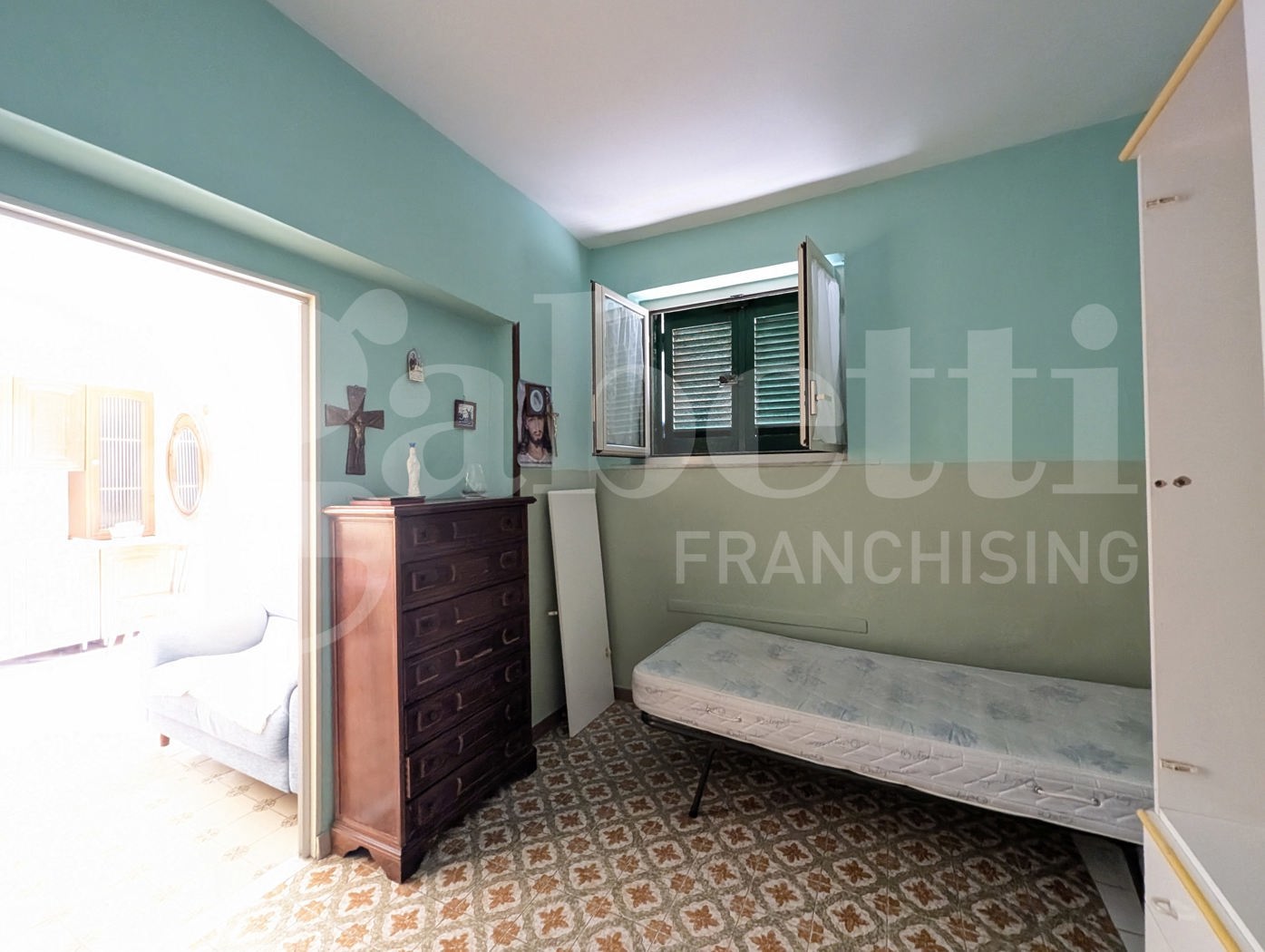 Trilocale da ristrutturare a Bacoli