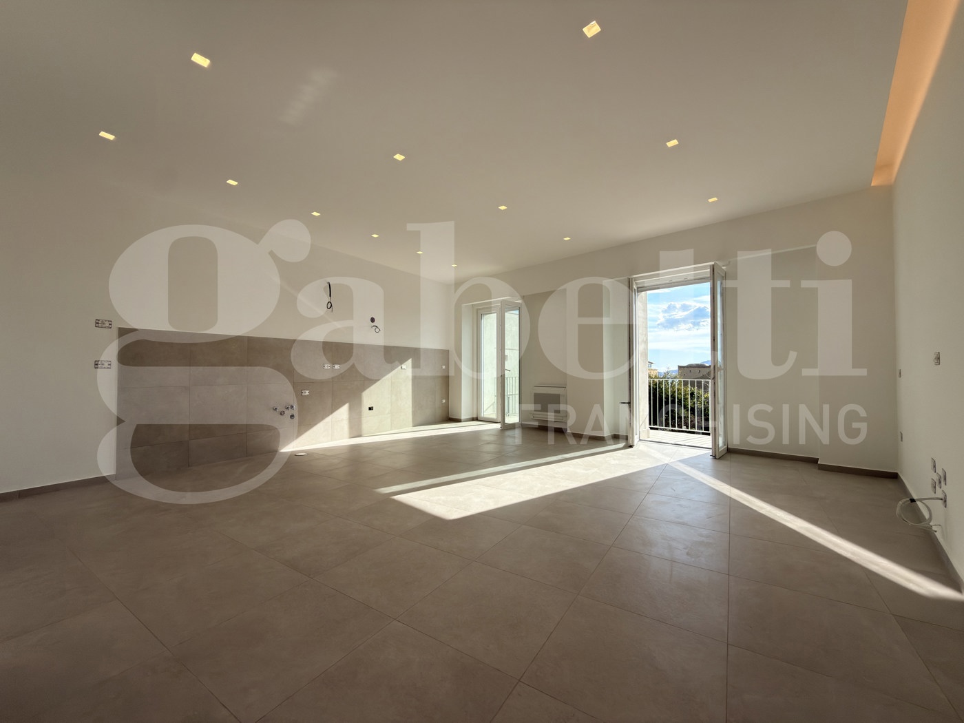 Quadrilocale ristrutturato a Monte di Procida