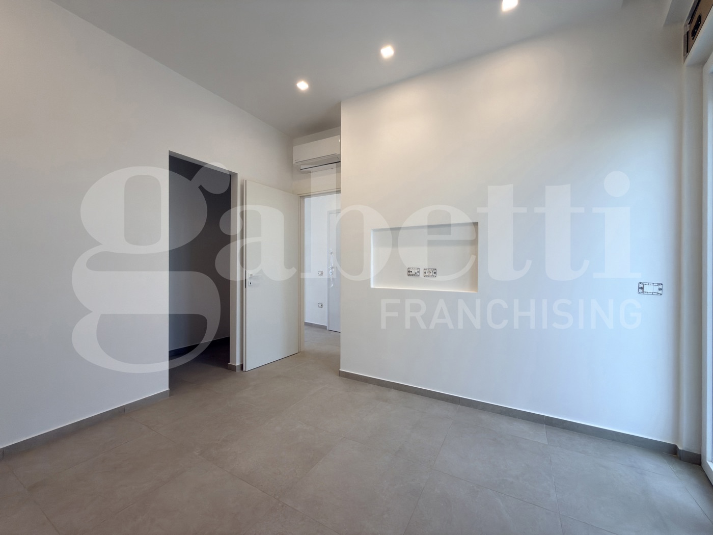 Quadrilocale ristrutturato a Monte di Procida