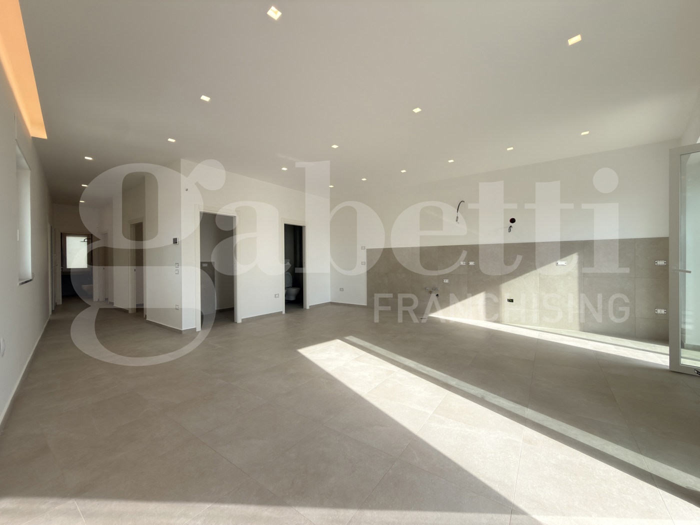 Quadrilocale ristrutturato a Monte di Procida