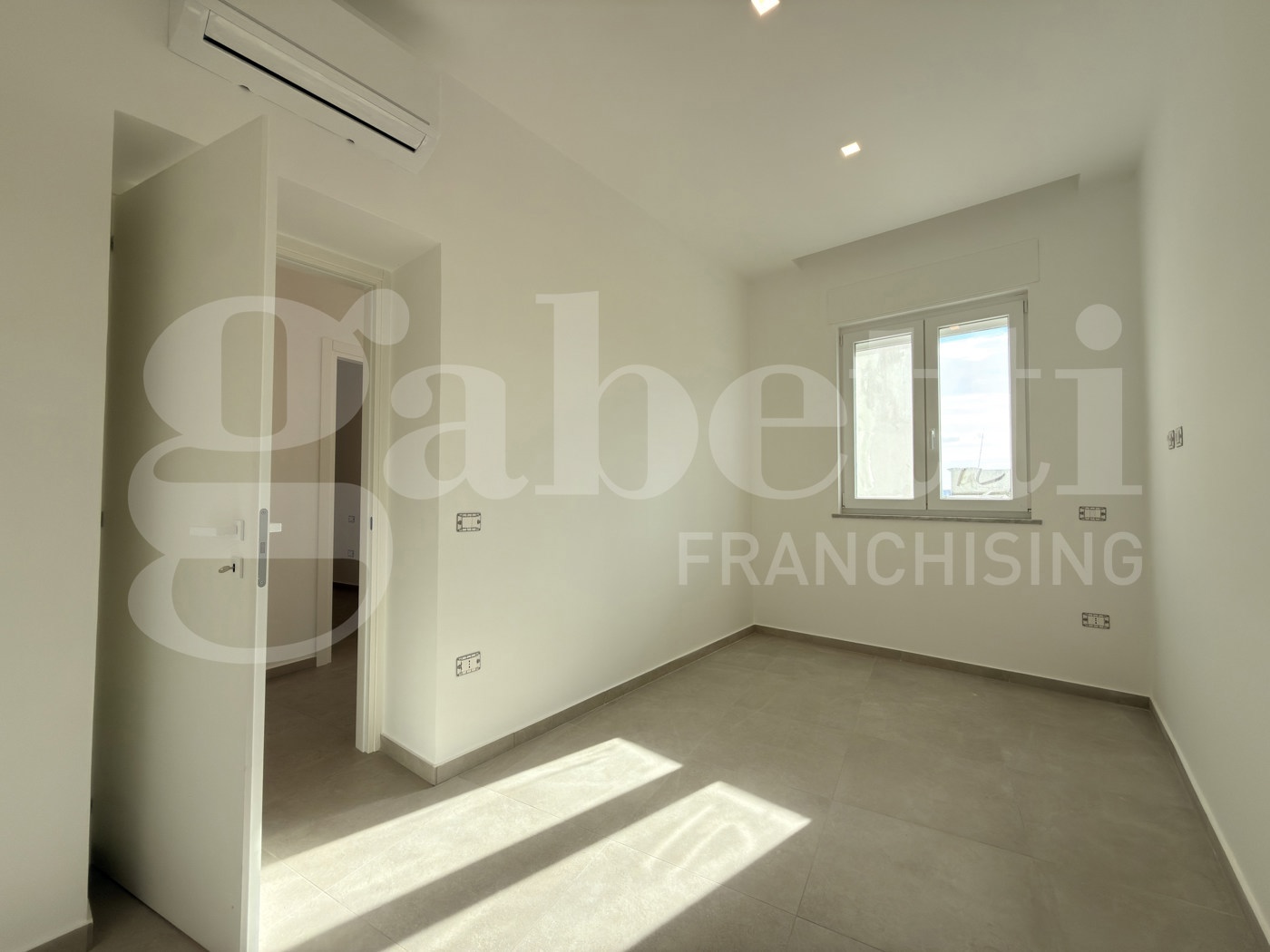 Quadrilocale ristrutturato a Monte di Procida