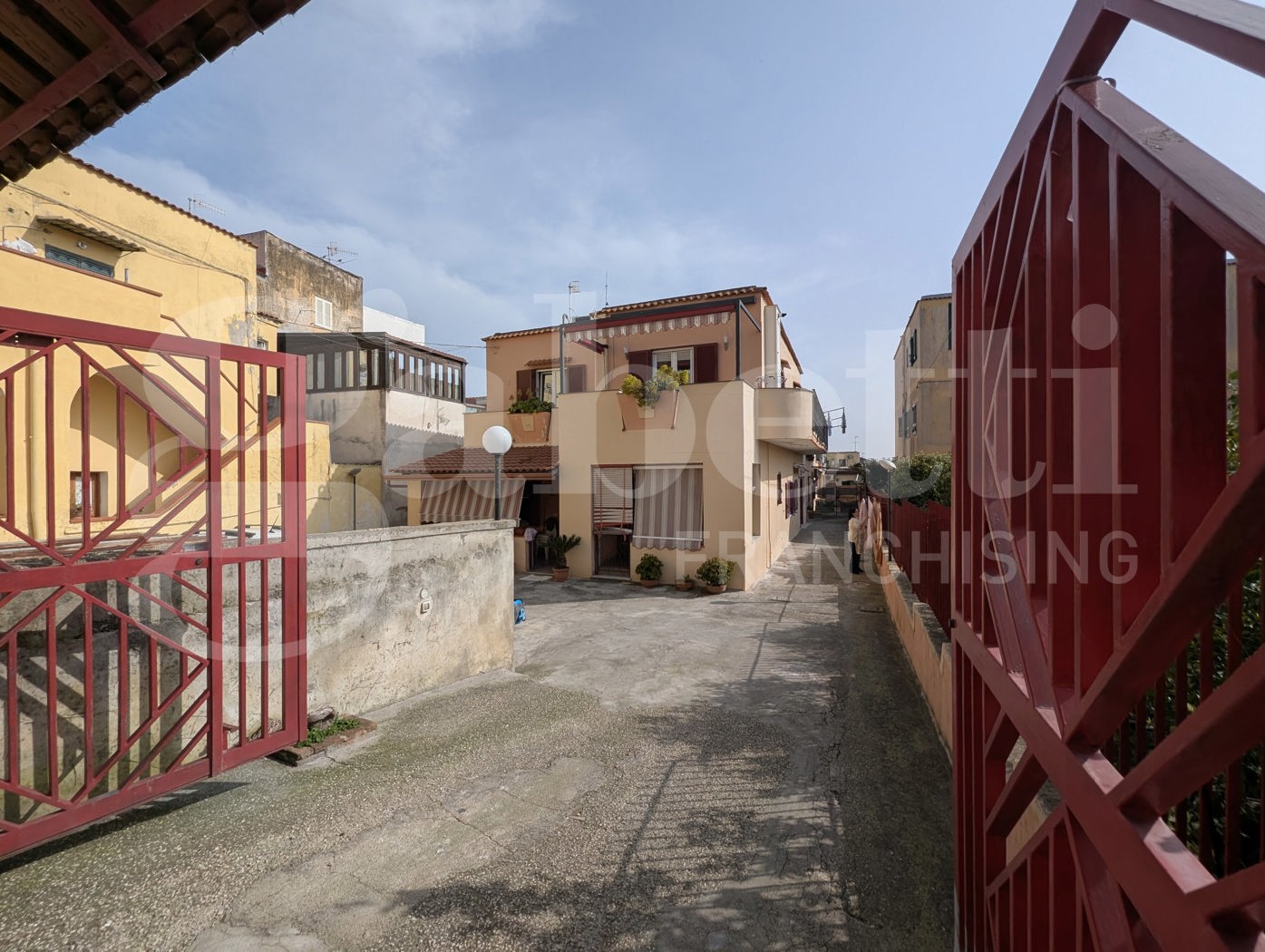 Quadrilocale ristrutturato a Bacoli