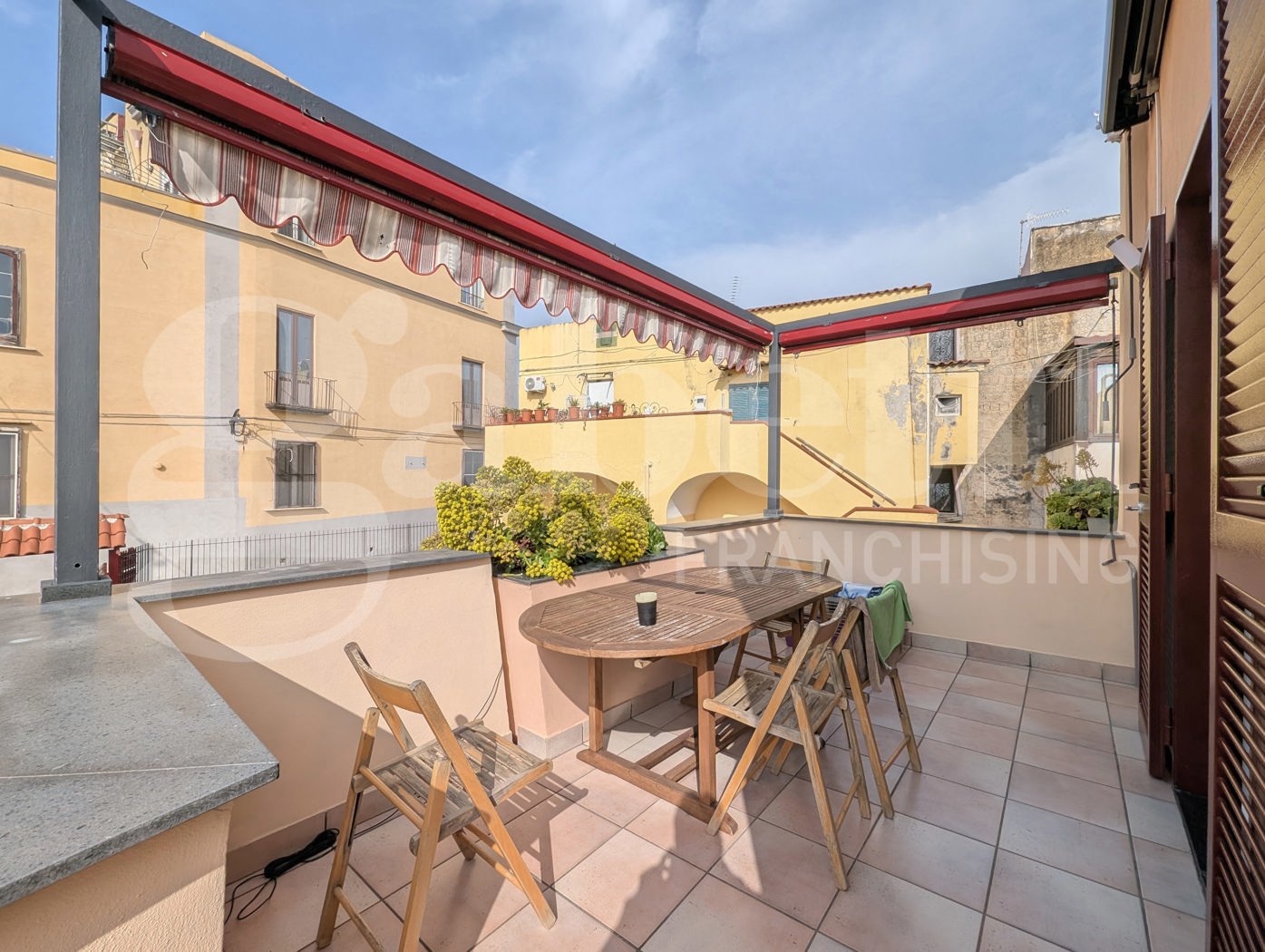 Quadrilocale ristrutturato a Bacoli