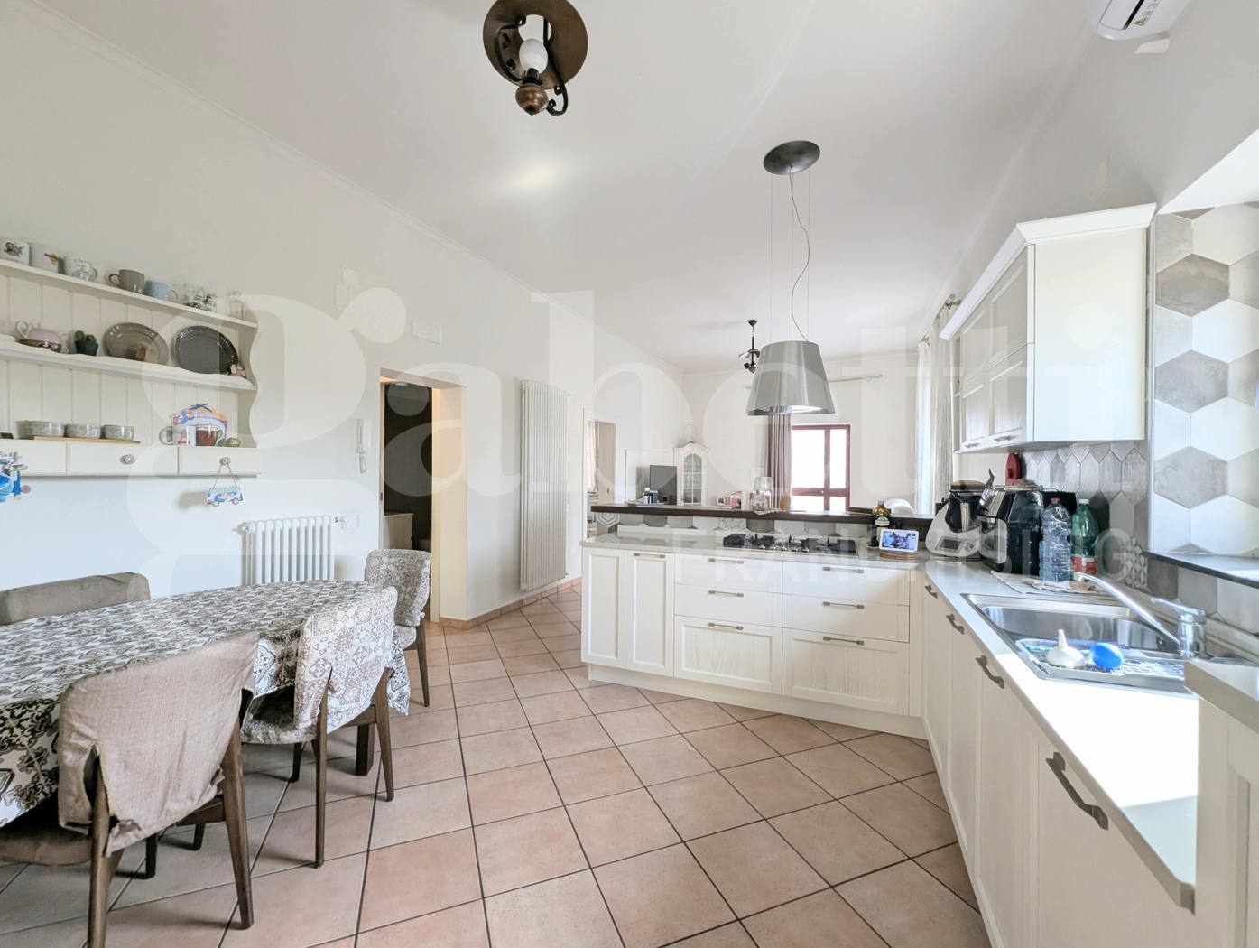 Quadrilocale ristrutturato a Bacoli