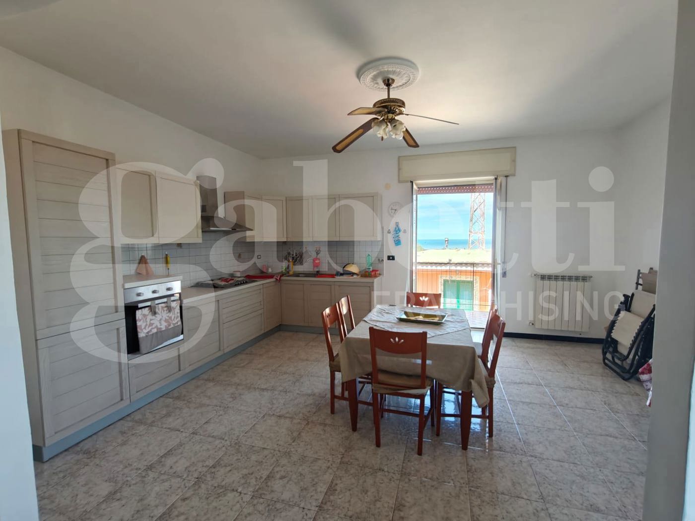 Trilocale arredato in affitto a Bacoli