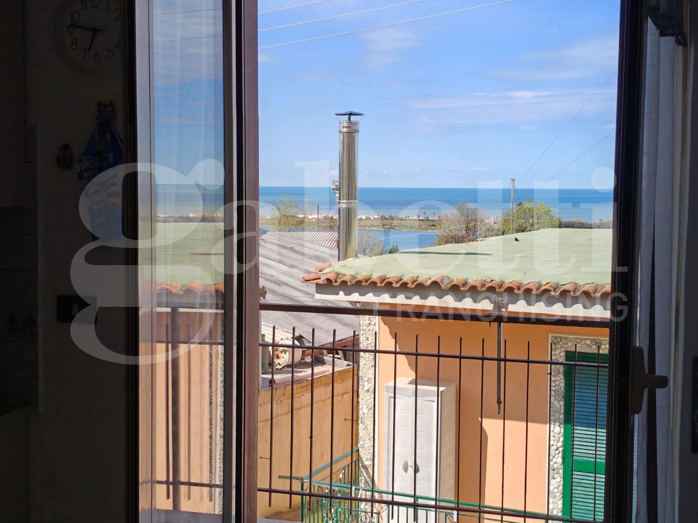 Trilocale arredato in affitto a Bacoli