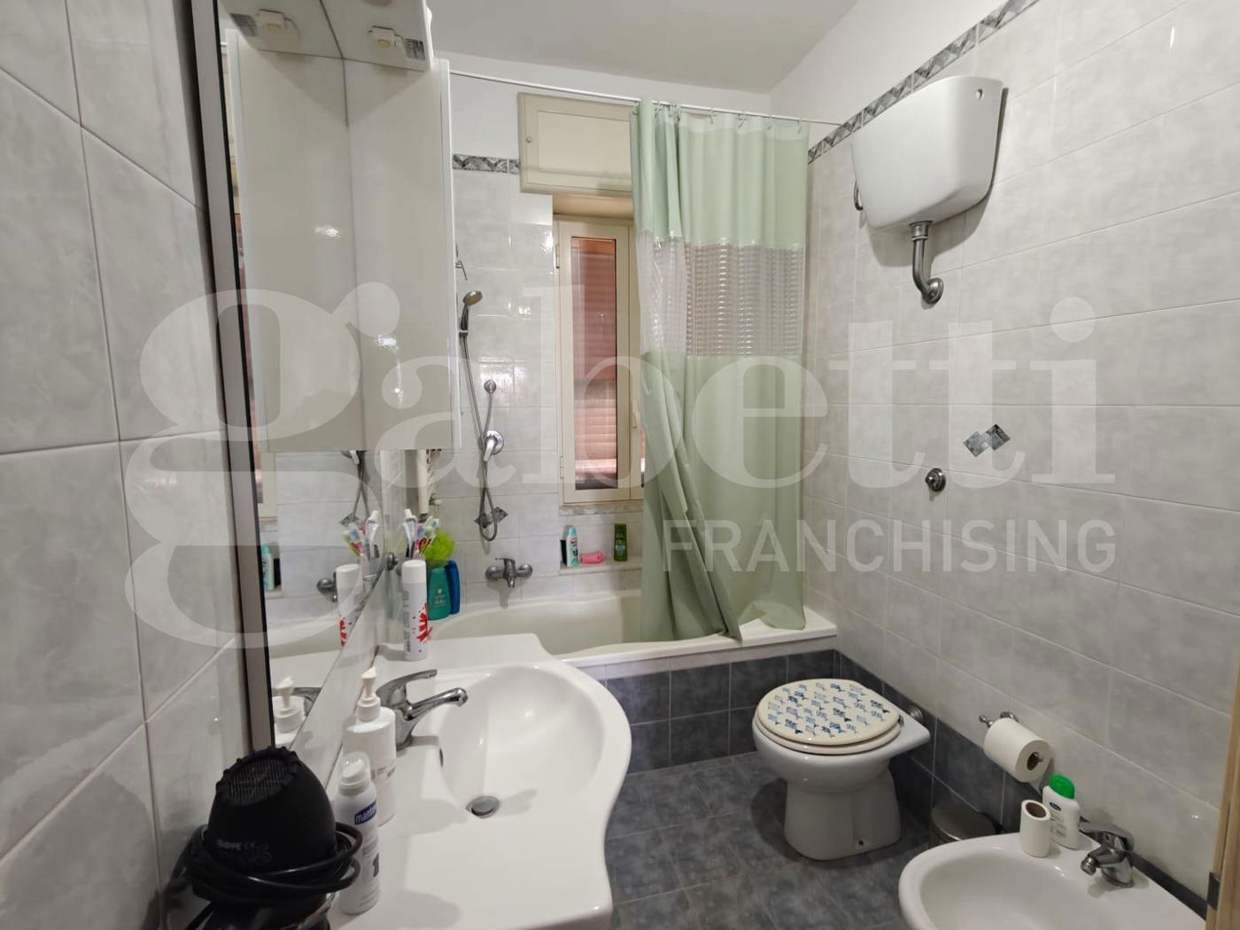 Trilocale arredato in affitto a Bacoli