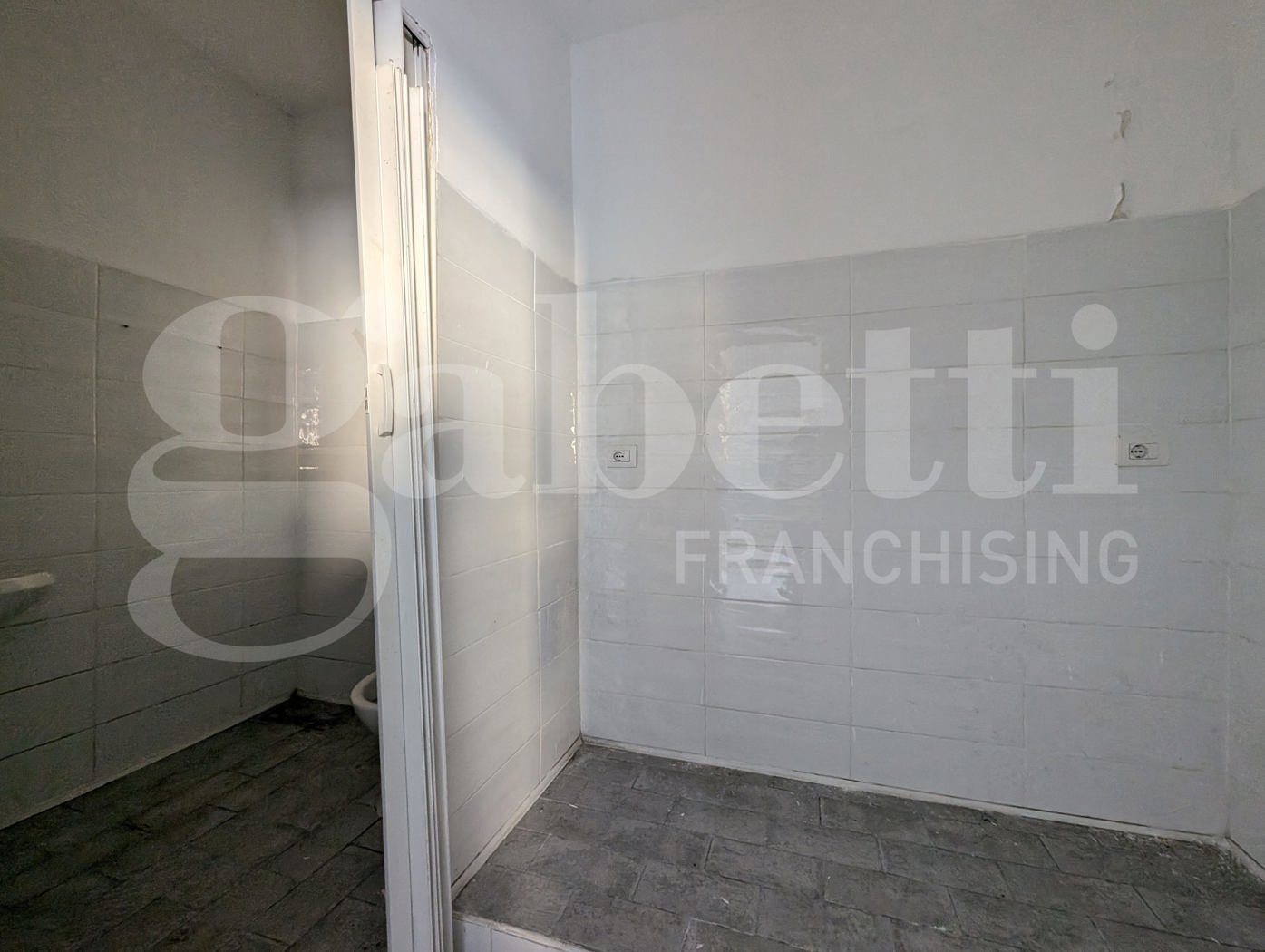 Negozio in affitto a Bacoli