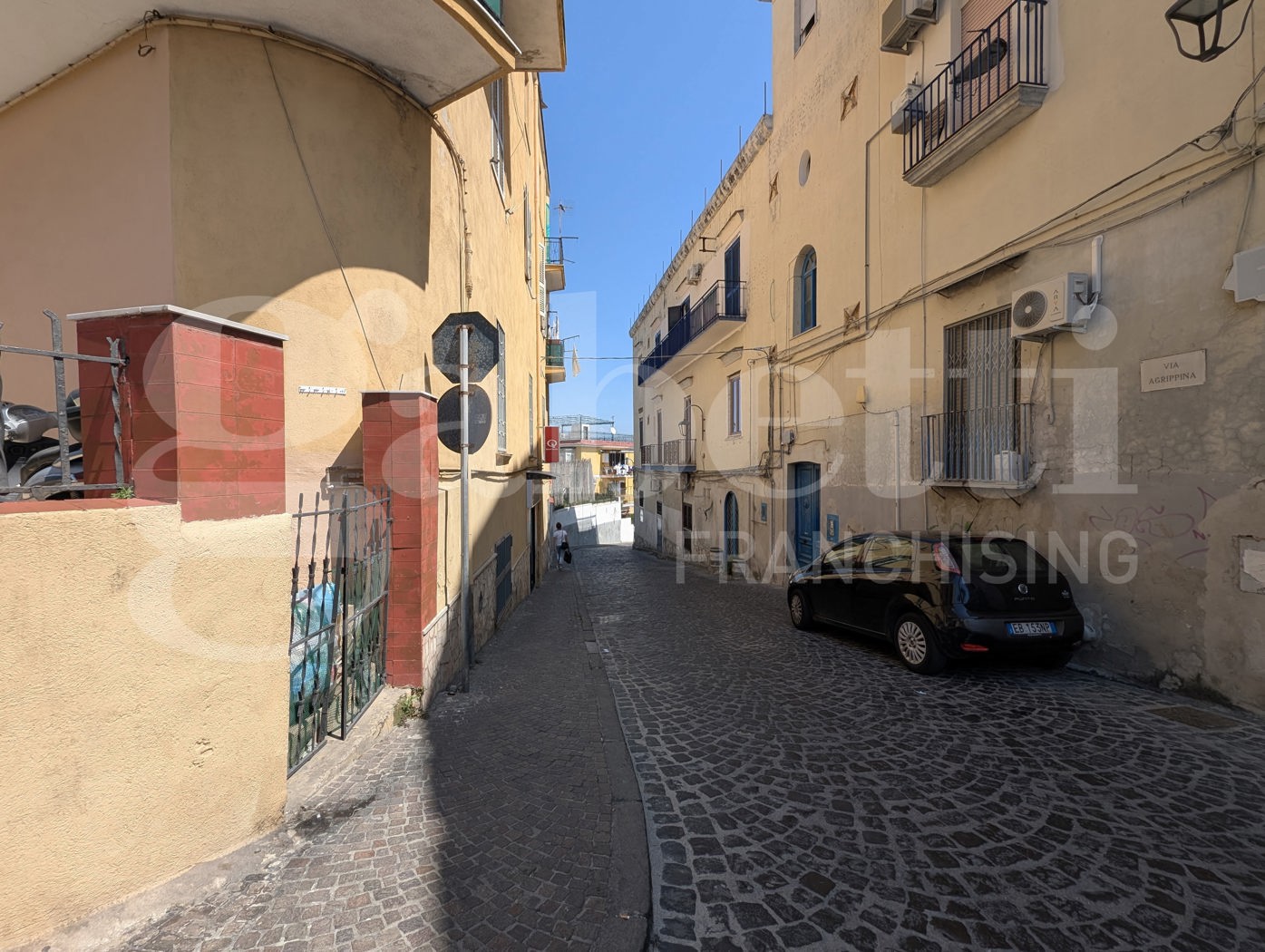 Negozio in affitto a Bacoli