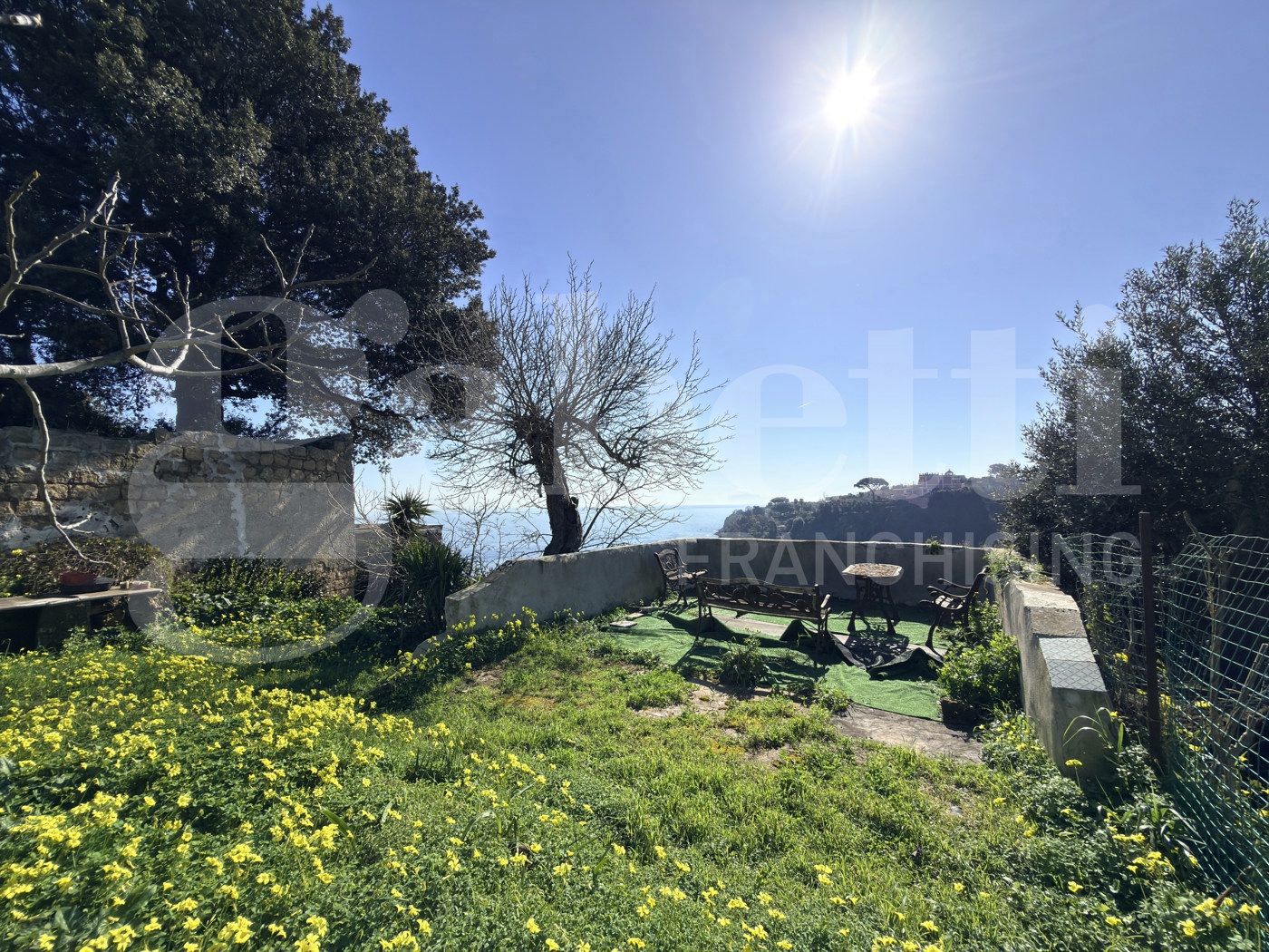 Attico con giardino a Procida