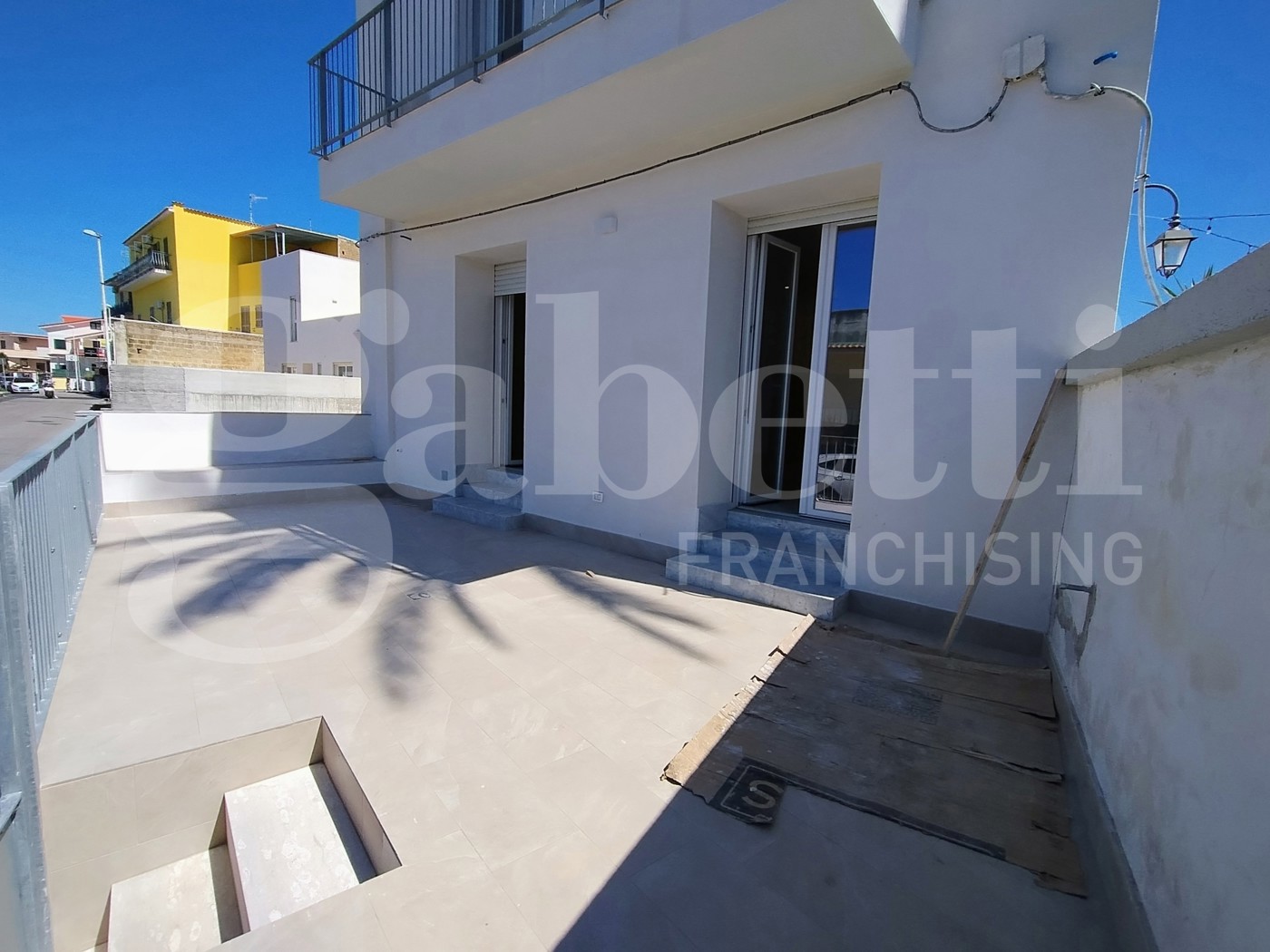 Trilocale ristrutturato a Monte di Procida