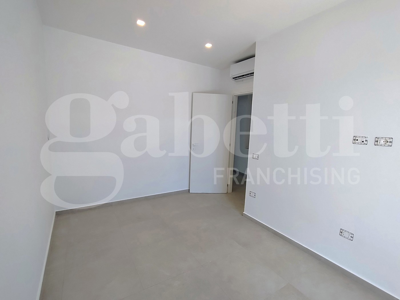 Trilocale ristrutturato a Monte di Procida