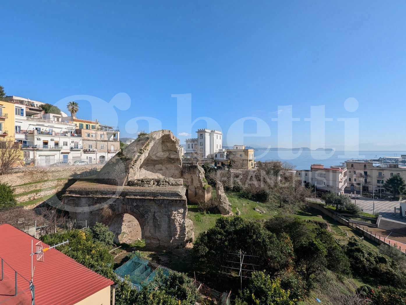 Casa indipendente da ristrutturare a Bacoli