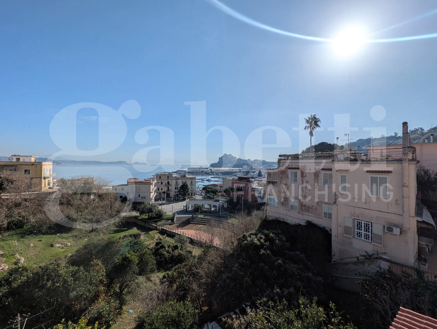 Casa indipendente da ristrutturare a Bacoli