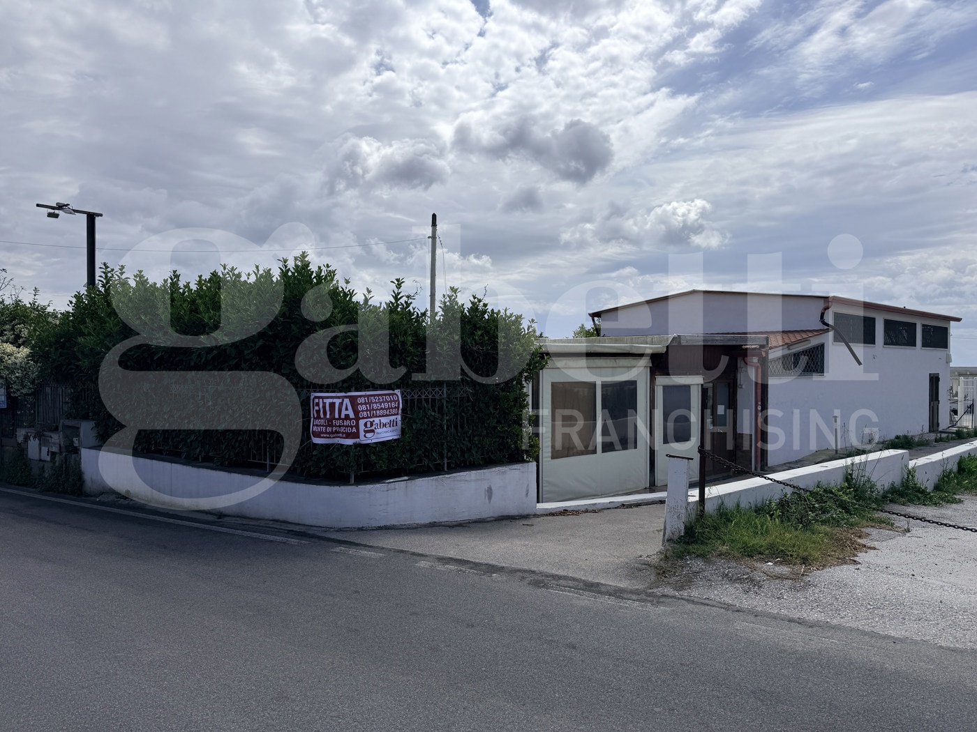 Negozio in affitto a Bacoli